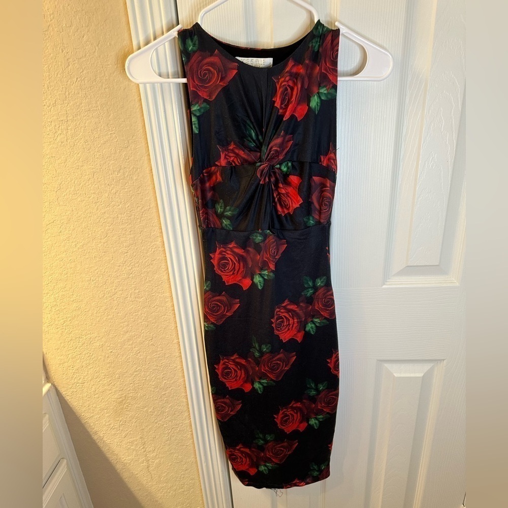 Joe & Elle black dress with red roses size Small